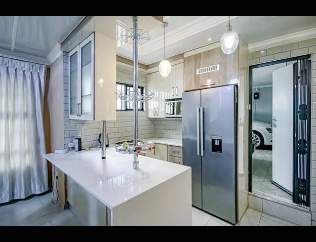 4 BEDROOM HOUSE FOR SALE IN CHANTELLE